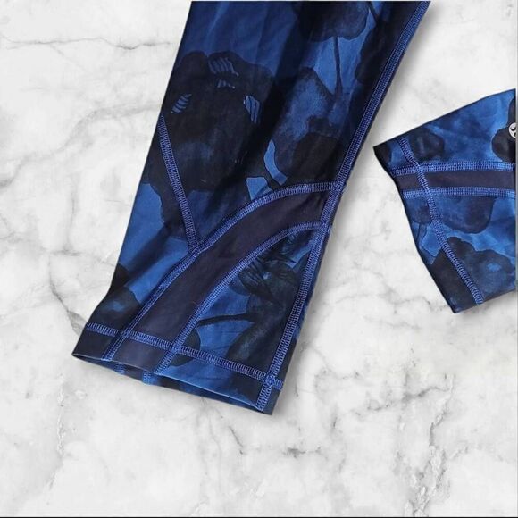 Lululemon Size 10 Floral 23" Leggings - Picture 5 of 5